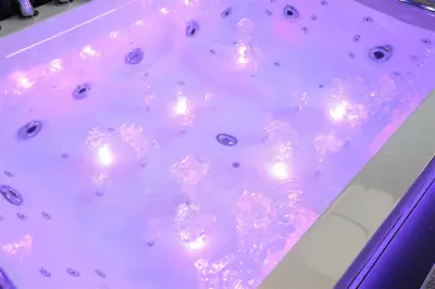 Wirujące dysze Wanna z hydromasażem EB-100 prostokątna 180cmx120cmx66cm Wodospad LED x 2+Ambiente z podgrzewaczem+pilot
