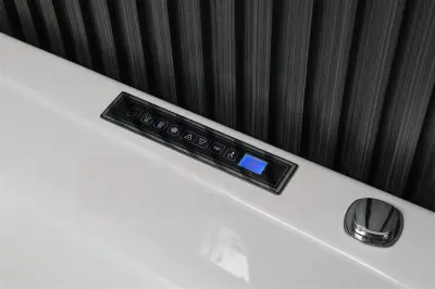 Wanna z hydromasażem EB-101 R PRAWA prostokątna 170cmx101cmx63cm  DYSZE OBROTOWE, PILOT
