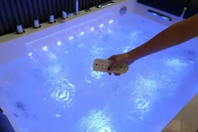 Wirujące dysze Wanna z hydromasażem EB-100 prostokątna 180cmx120cmx66cm Wodospad LED x 2+Ambiente z podgrzewaczem+pilot