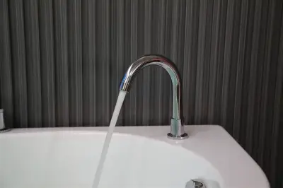 Wanna z hydromasażem EB-101 R PRAWA prostokątna 170cmx101cmx63cm  DYSZE OBROTOWE, PILOT