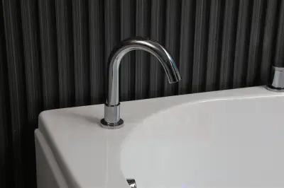 Wanna z hydromasażem EB-101 L LEWA  prostokątna 170cmx101cmx63cm  DYSZE OBROTOWE, PILOT