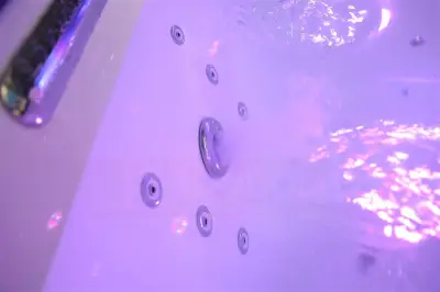 Wirujące dysze Wanna z hydromasażem EB-100 prostokątna 180cmx120cmx66cm Wodospad LED x 2+Ambiente z podgrzewaczem+pilot